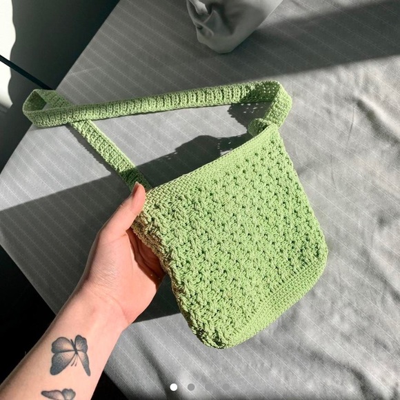 Cutest green crochet crossbody satchel bag. - Picture 5 of 5
